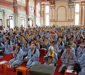 Nam Định: Gần 3.000 Phật tử tham dự khóa tu Một ngày an lạc tại chùa Linh Ứng